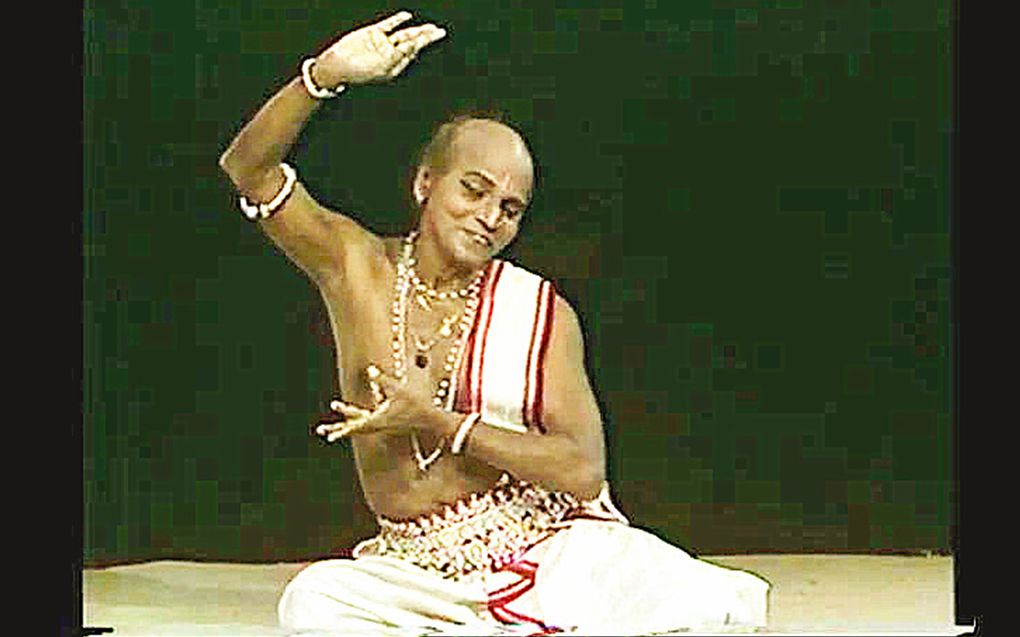 《牧童歌》印度奥迪西舞宗师Kelucharan Mohapatra的三段舞（中字大意）