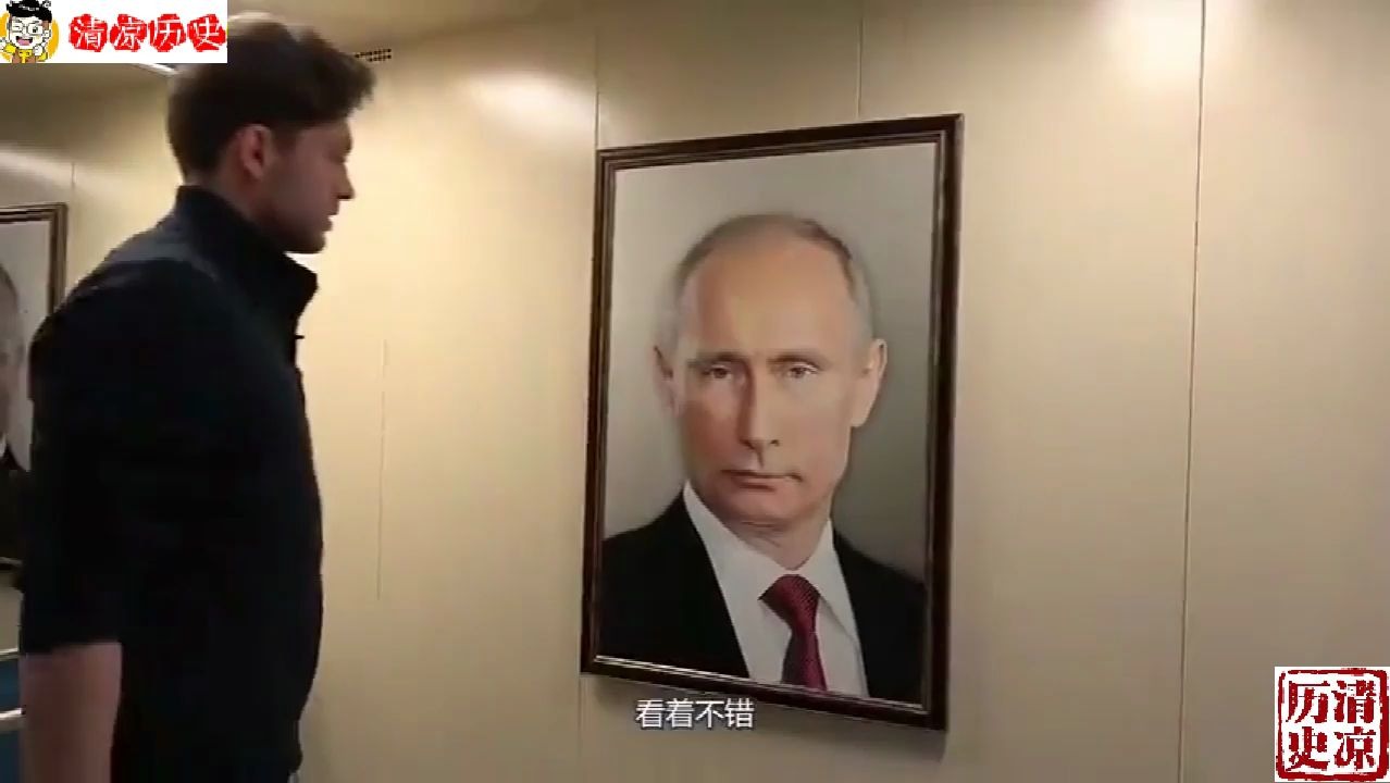 小伙恶搞，在电梯里挂普京相片，俄罗斯民众的真实反应笑死人！