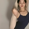 抖音白袜舞蹈生搬腿
