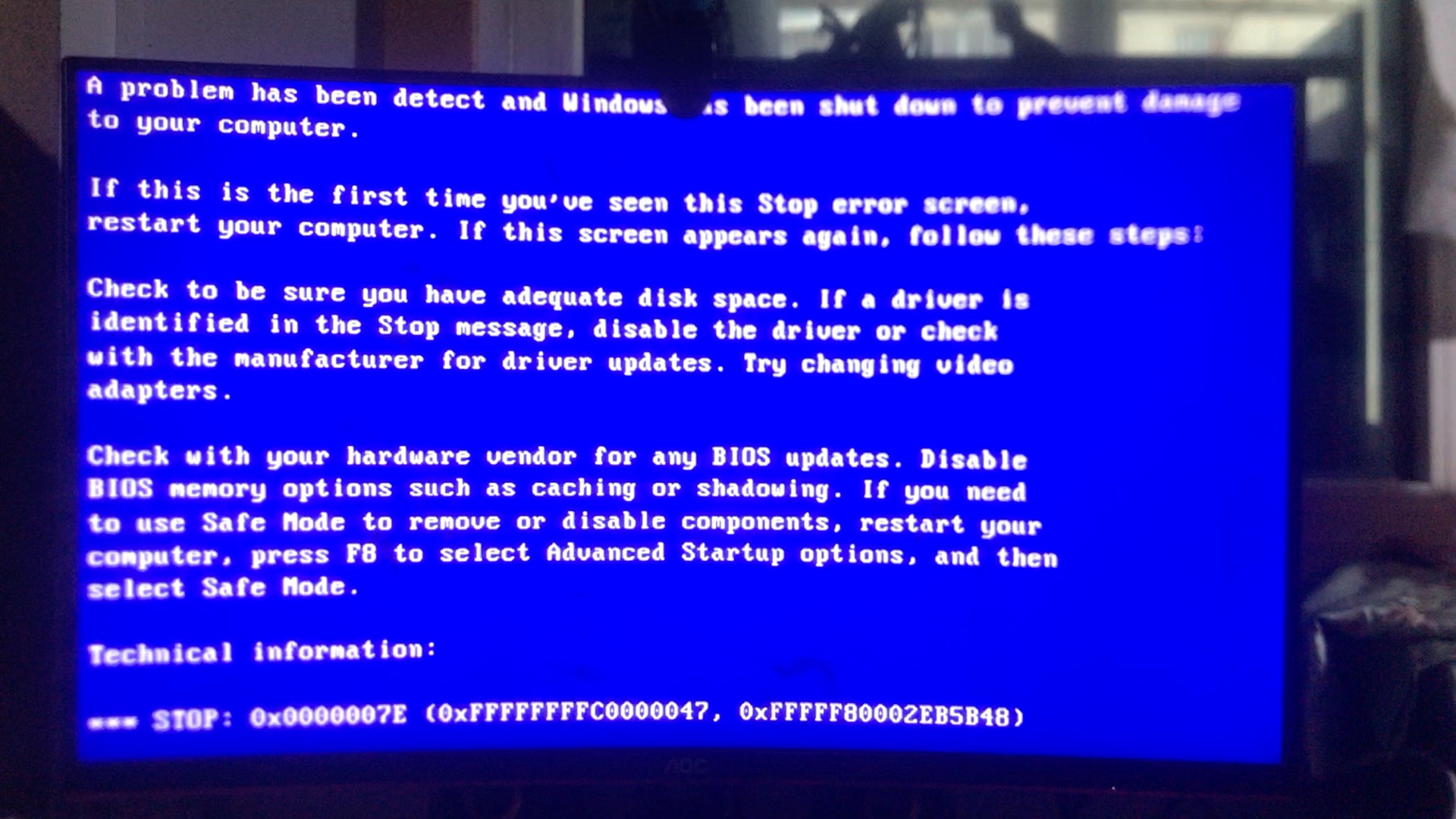看看我这电脑，明明是Windows10为什么显示这个蓝屏画面？