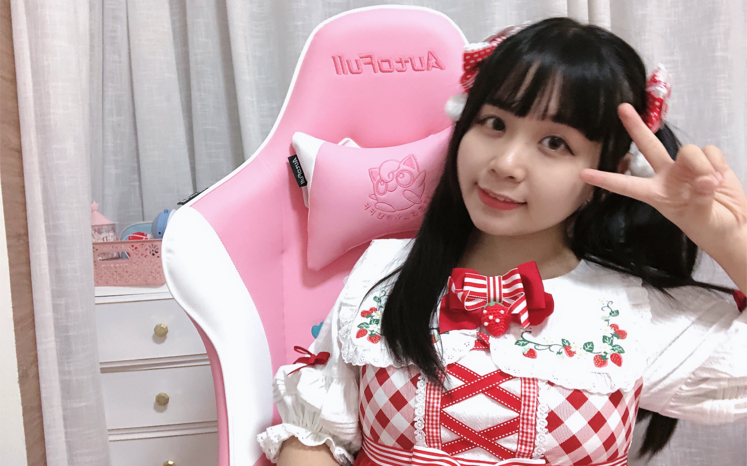 Is this the legendary must-have gaming chair for sluggers? Omnicom gaming chair Pokémon co-branded unboxing [Little Dragon Lady]