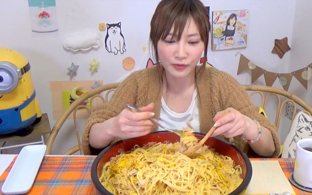 【木下大胃王】自制牛奶培根意大利面,好吃到让人感动的料理@柚子木