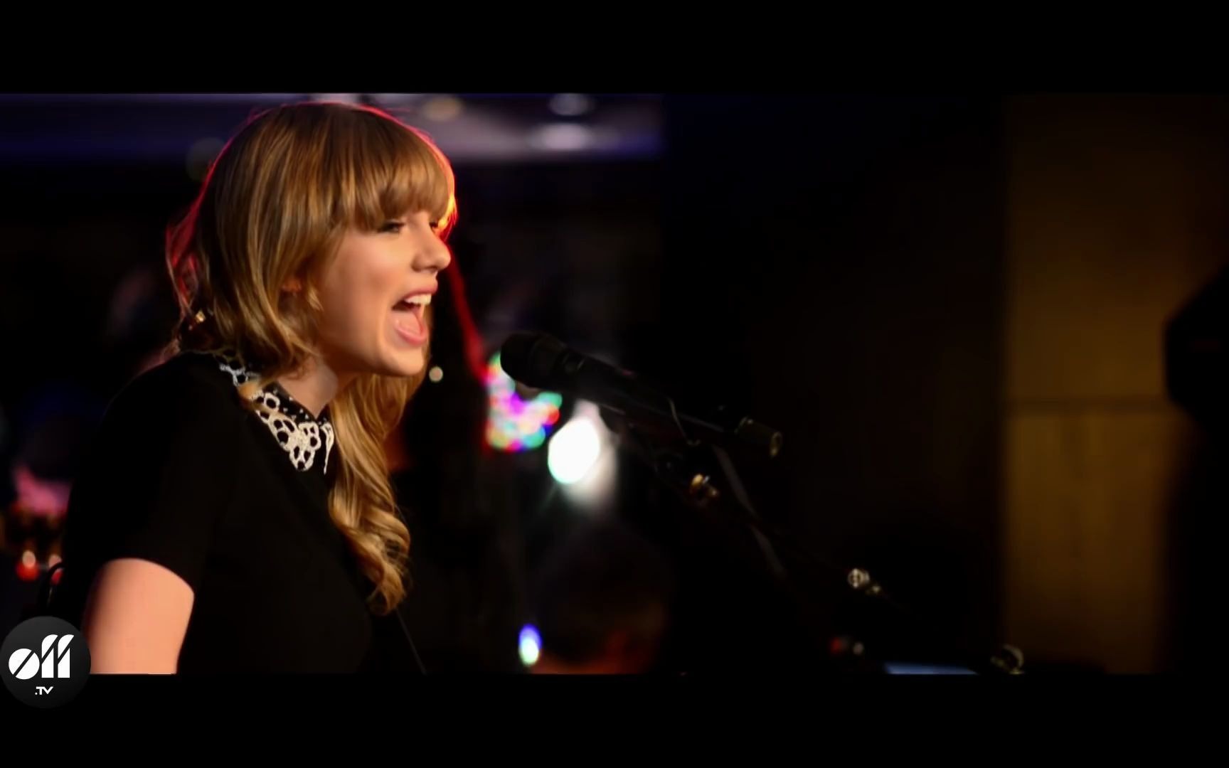 Taylor Swift Live On The Seine