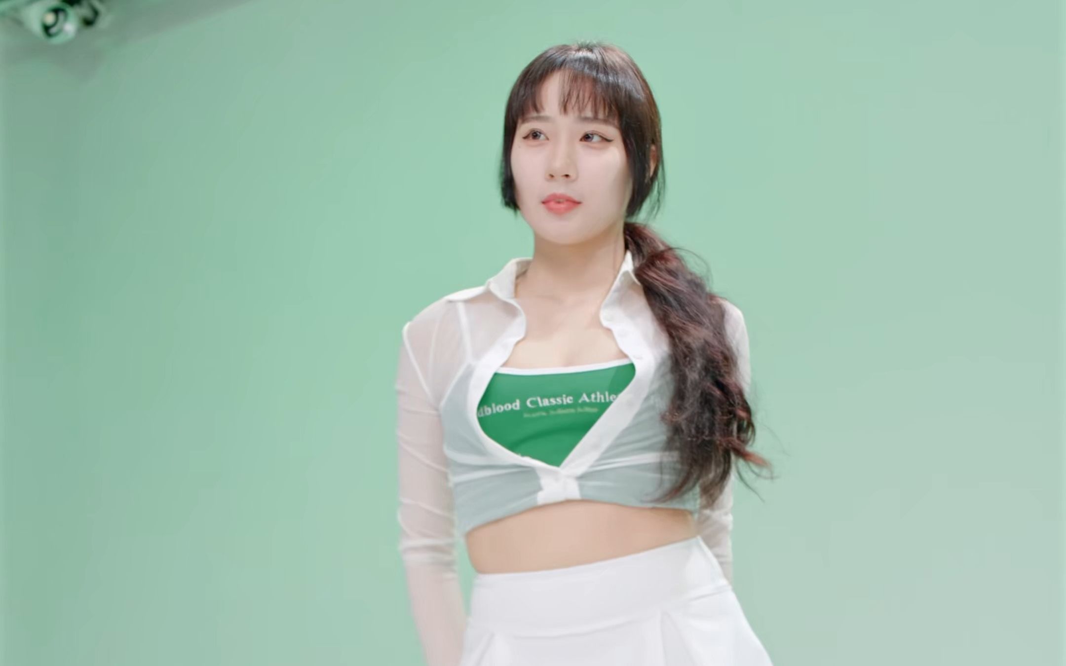 Jung In, Spicy, white dress, side view