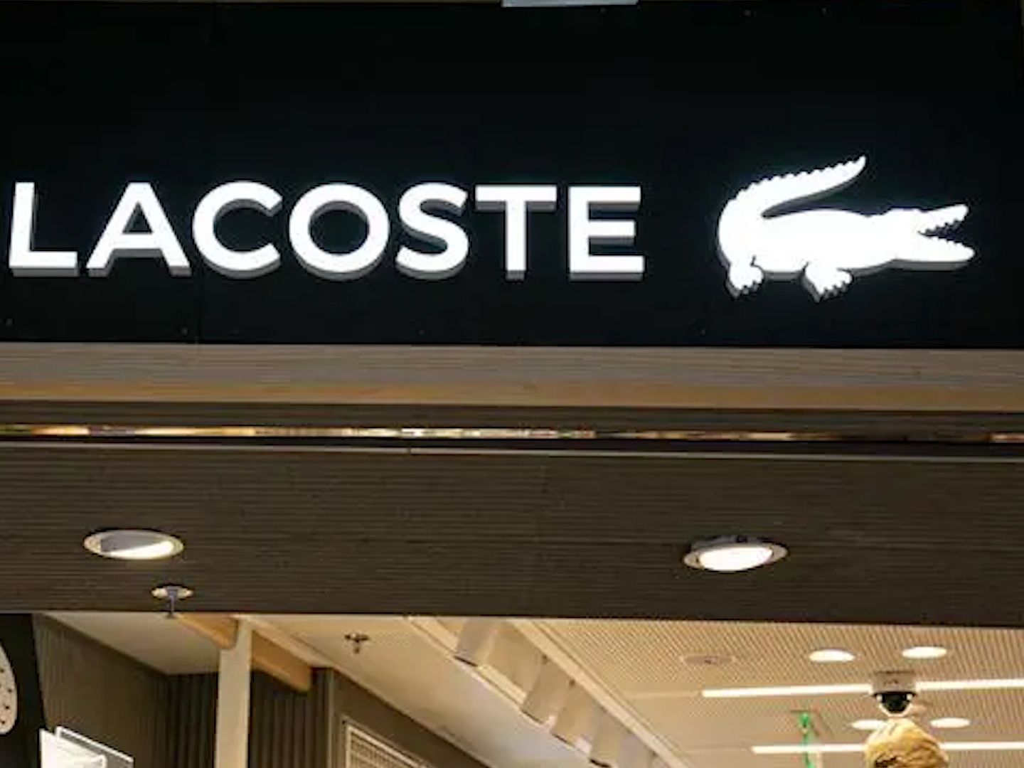法国鳄鱼Lacoste起诉卡帝乐鳄鱼Cartelo商标侵权胜诉：获赔约1480万