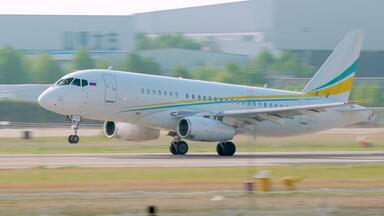 <em class="keyword">超级喷气机</em>！<em class="keyword">苏霍伊</em> Sukhoi Superjet <em class="keyword">100</em>「一伙拍飞机的人」