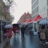 【超清英国】漫步雨中的伦敦切尔西区 国王路加冕派对+美食市场 (1080P高清版) 2023.5