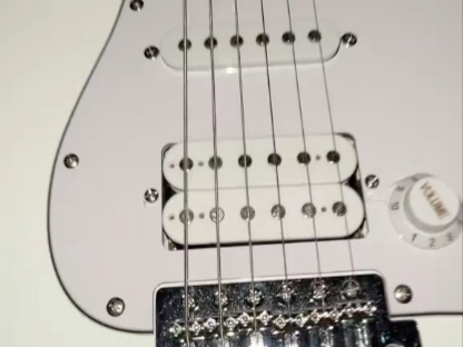 如果你的电吉他会说话，练琴时be like…