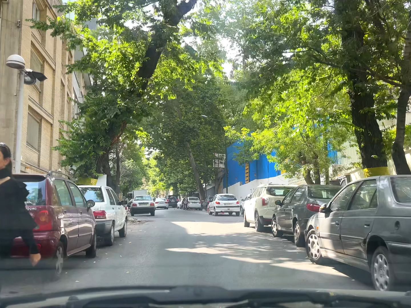 驾驶在伊朗首都德黑兰（2023）