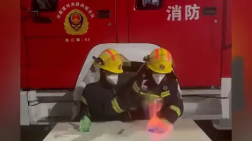 网友：这咋还教急眼了呢？消防员科普翻车现场，不慎“引火上身”