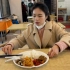 老挝小媳妇太好养了，来中国第一次吃快餐，直呼好吃！