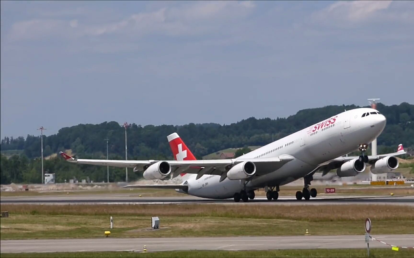 瑞士航空a340-300苏黎世起飞