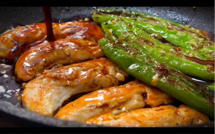 今日减脂菜单——虎皮青椒鸡胸肉，鸡胸和青椒凑一起，真的低卡饱腹又好吃！！！