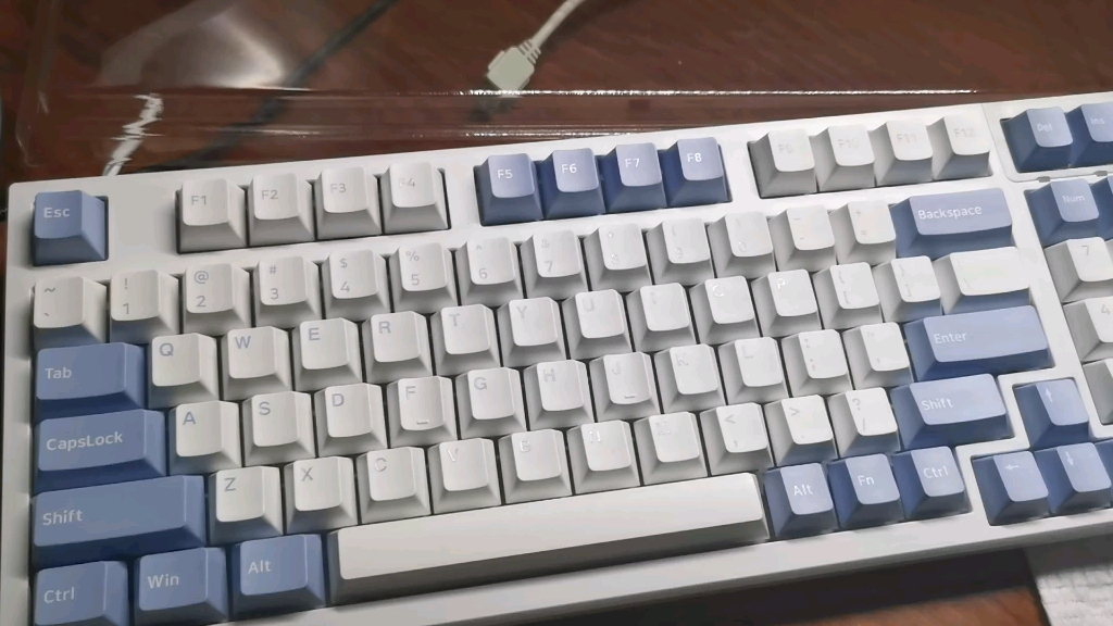 腹灵fl980box白轴全键声音和自己对目前量产键盘的一点看法
