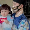 爸爸带女儿着汉服游览邓州市花洲书院，画面温婉美好