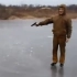 男子朝冰湖开了一枪，神奇一幕出现了！！！