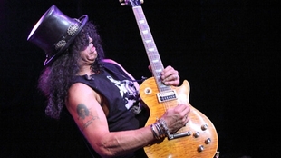 世界吉他排名_弹吉他图片(2)