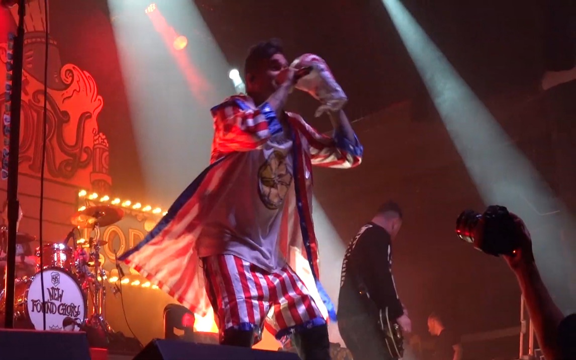 朋克与情绪硬核摇滚乐队 New Found Glory 第2首歌 19年5月31日 美国亚特兰大 哔哩哔哩 つロ干杯 Bilibili