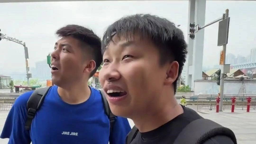 谁设计的？第一次见这么离谱的地铁站，我震惊了！