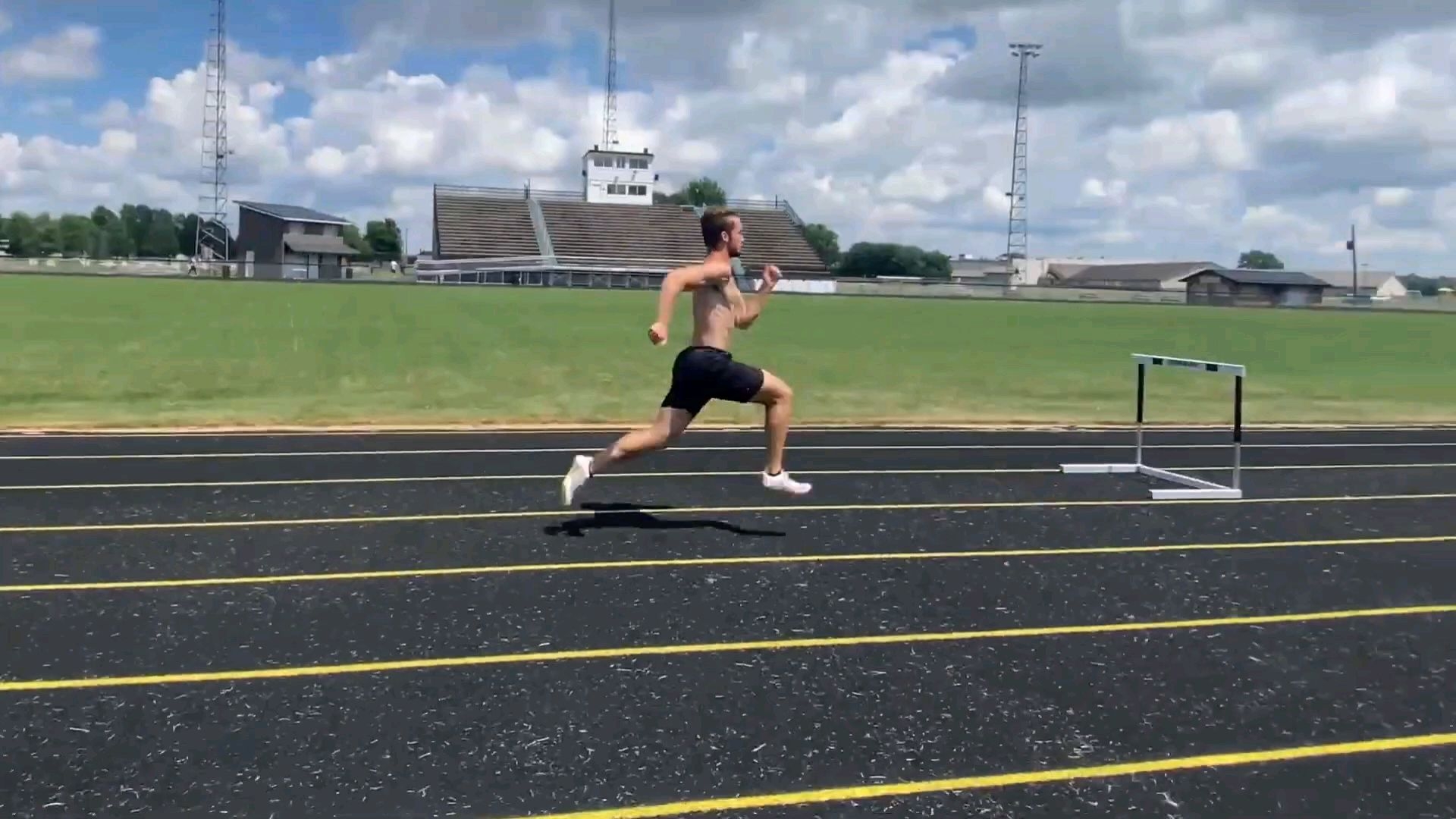 多看看不同运动员训练，也为我们的训练、执教提供思路方法