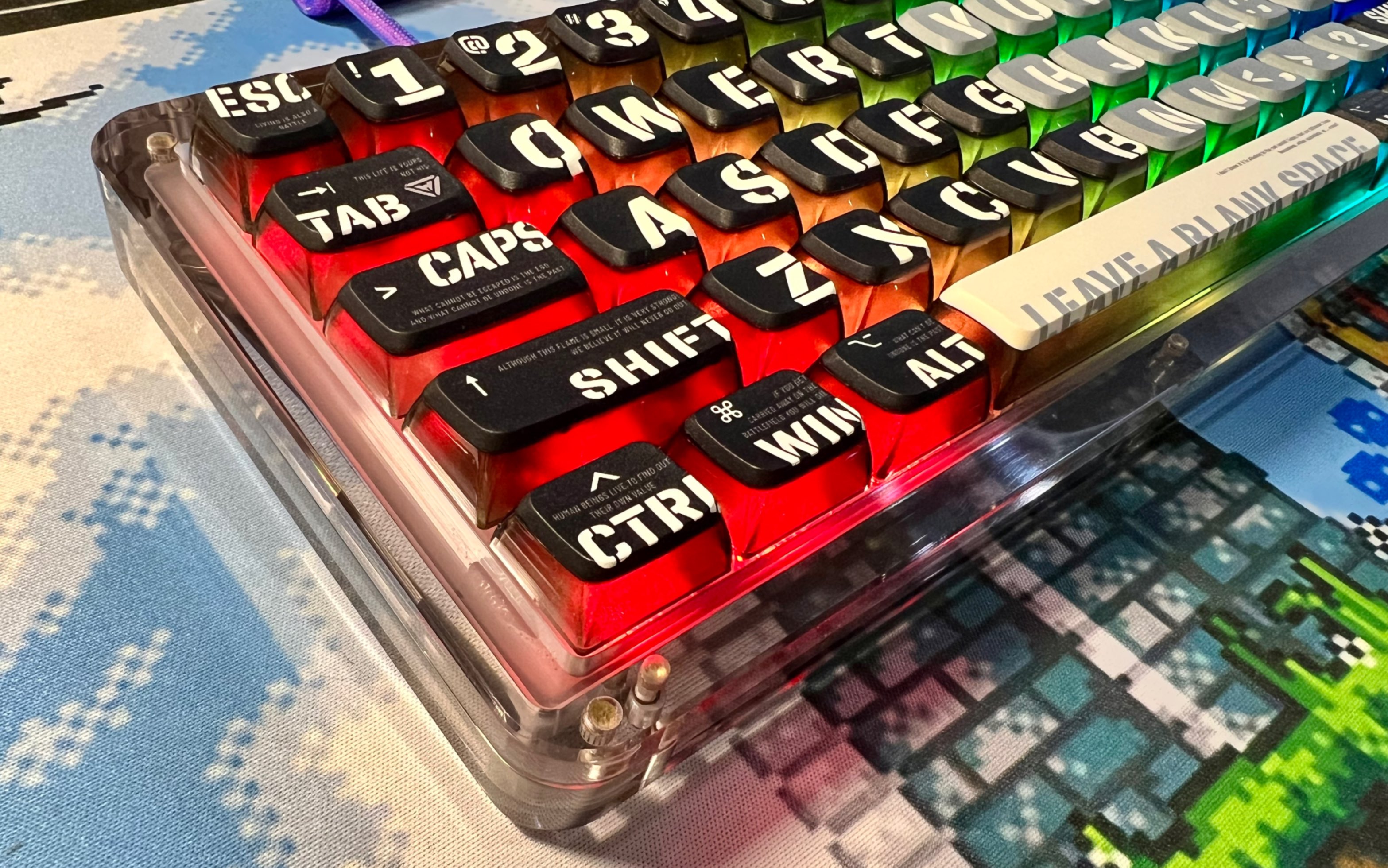 首发139元、彩灯佬狂喜！Key Cerberus工作室黑言诳语键帽开箱体验（套件：光魅68）