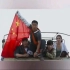 ［战狼2］恐怖分子封路，吴京披上国旗就安全通过了