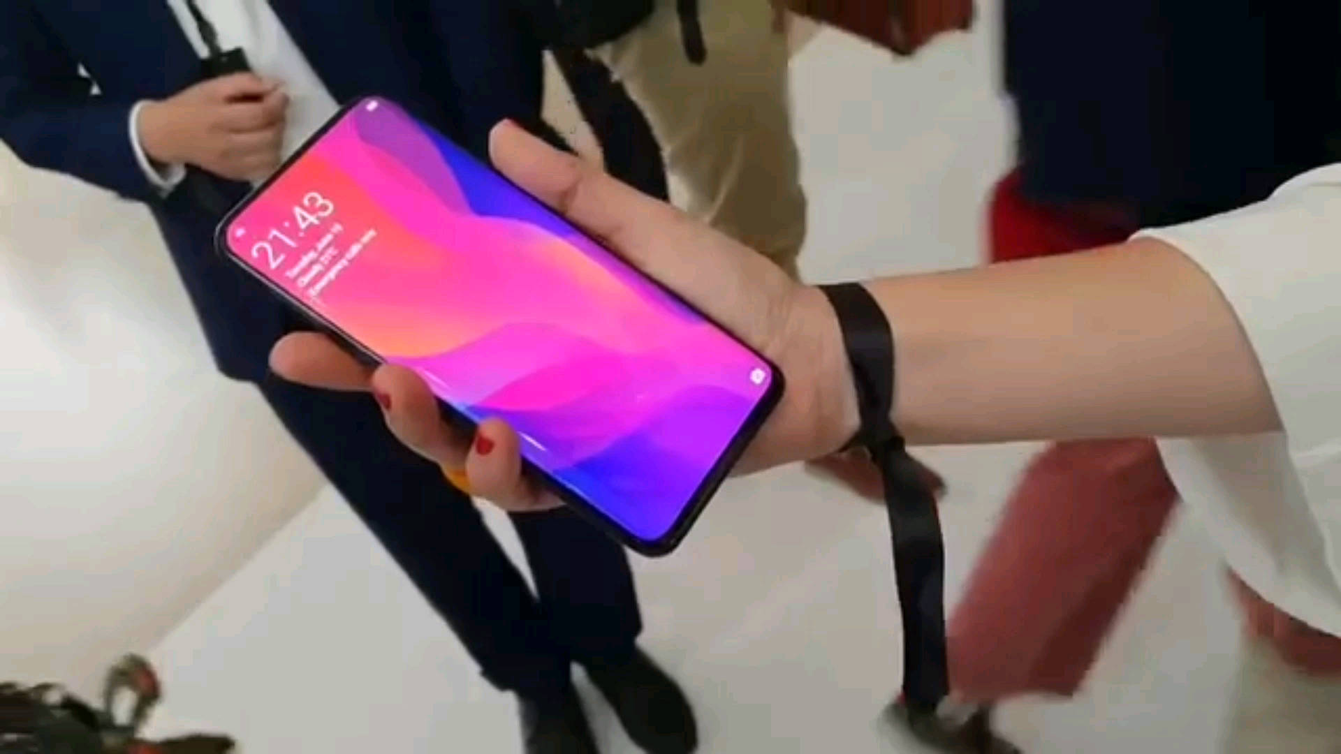 OPPO findX真机上手：这才是真正的全面屏！