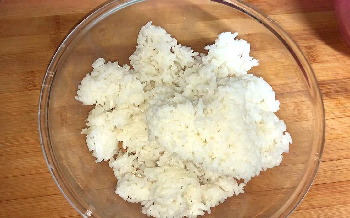 家里吃剩下的大米，别再做蛋炒饭了，教你神奇做法，孩子最爱吃