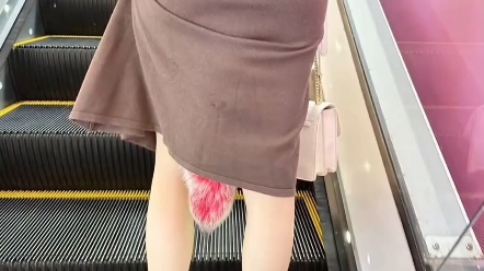 It's got a little tail.