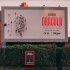 为宣传新剧《德古拉》，BBC做了个可以在夜晚召唤吸血鬼的广告牌