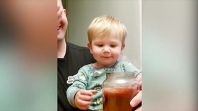 怎么教宝宝自己尿尿 ade950439f74727954c7d5bfd3af3fca0e2c8011.jpg@280w_158h_1c_100q.jpg