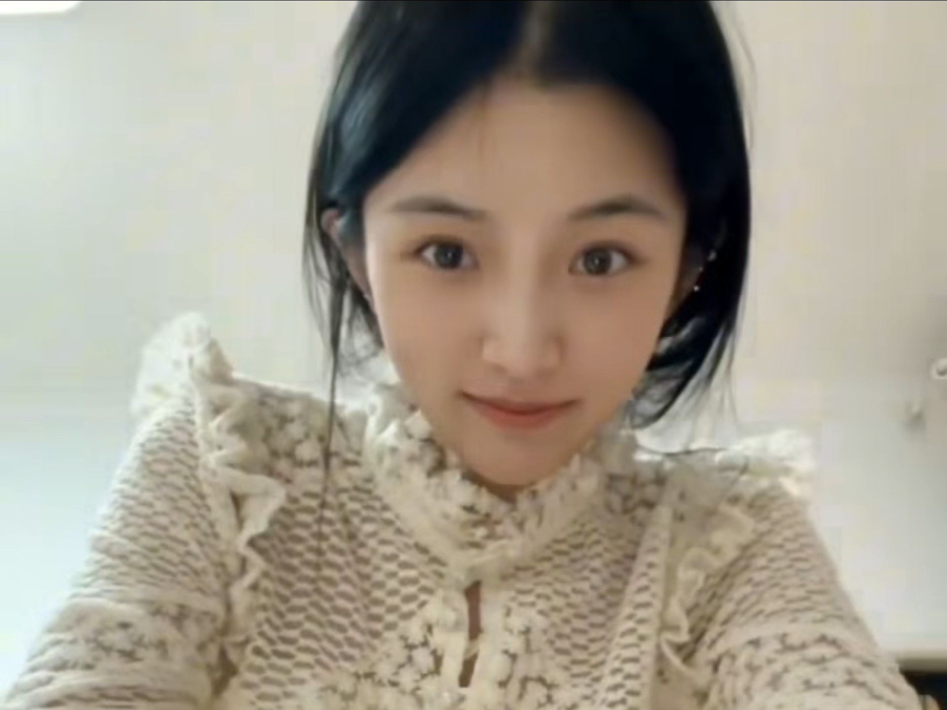 The campus beauty of Shanghai Normal University, with a playful personality.