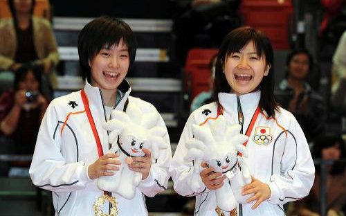 日乒队又来卖萌了(爱与佳纯之甜甜