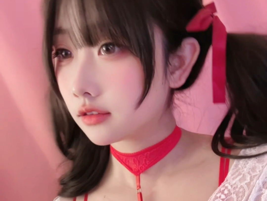 What a summery soundtrack, don't you think?