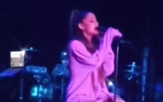 歌迷对A妹Ariana Grande喊：重新唱一遍，我还没开始录像呢！