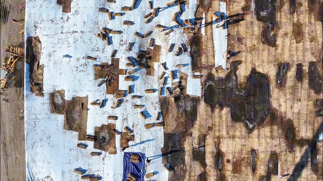 哈尔滨冰雪大世界20万立方米存冰准备启动