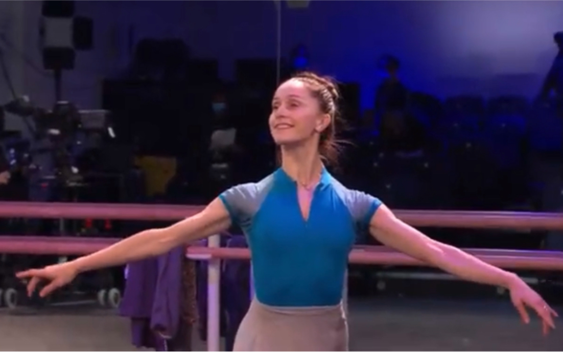 【谁人不爱Nela】2020世界芭蕾日英皇首席 Nela超惊艳的柴变排练！