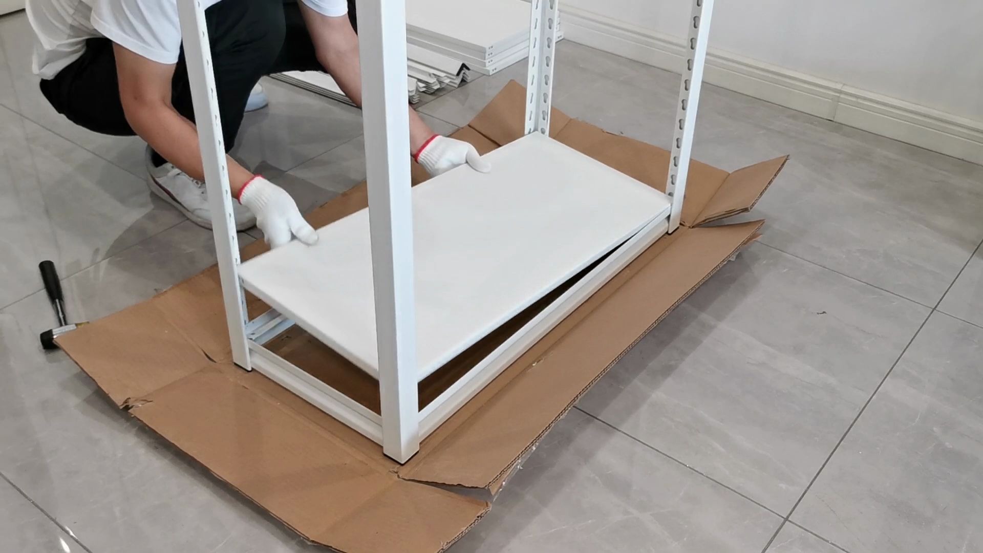 五层带围栏置物架安装视频1