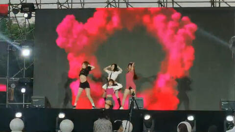 音乐会现场蹦迪视频 b0bdcf61f58929a944140c2b386bbd202989233a.jpg@480w_270h_1c