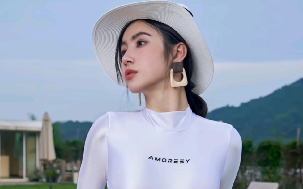 Waiting for a naturally sunny day, I want to take you to the beach #swimsuit #amoresy