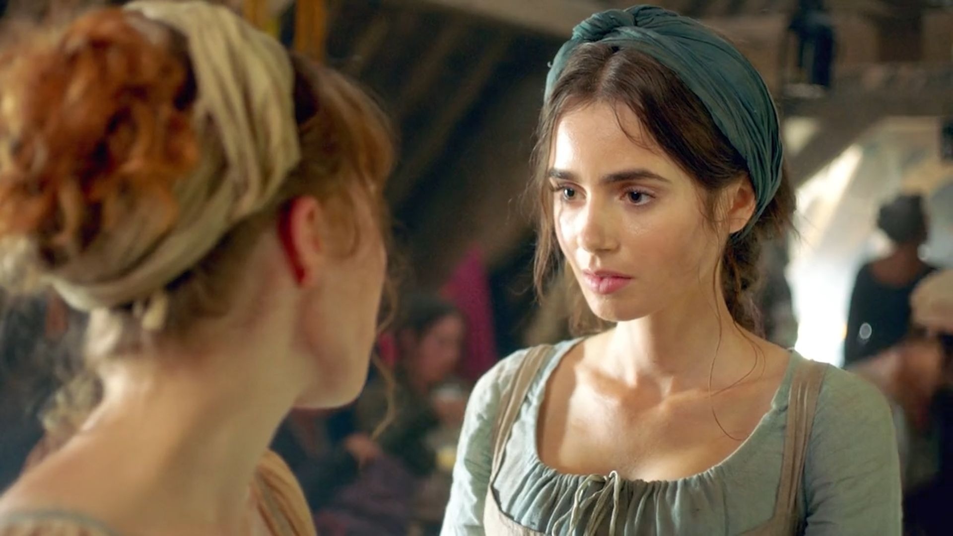 只因看见站街女穿着单衣，混混就将一把雪塞进了她的衣服里！《悲惨世界》