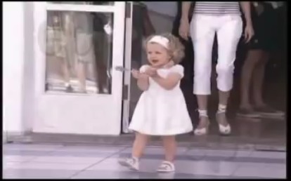 【2009年的视频】莱昂诺尔公主的四岁生日