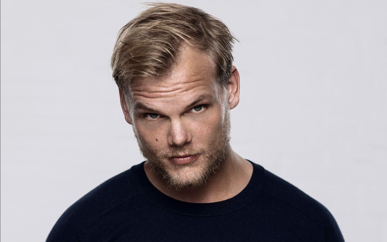 【avicii正式回归】全新专辑《avīci》8月10日全球10