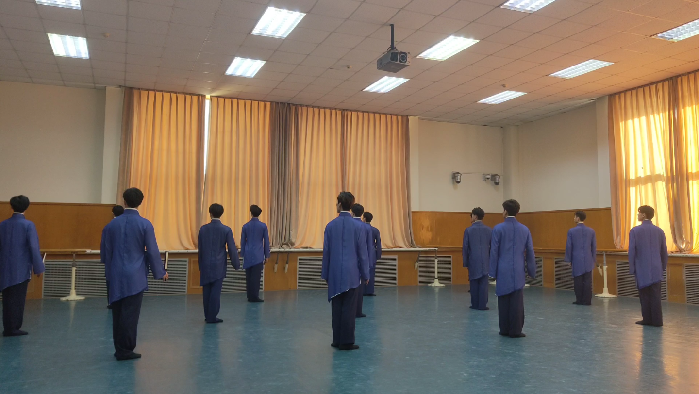 北京舞蹈学院中国古典舞2019级二班，大三上，扇子表演性组合