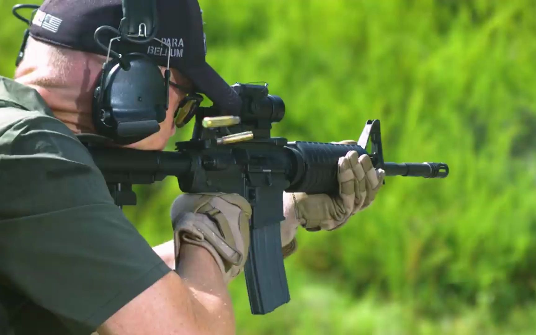 Uncle Sam playing M4, sound decompression soothing