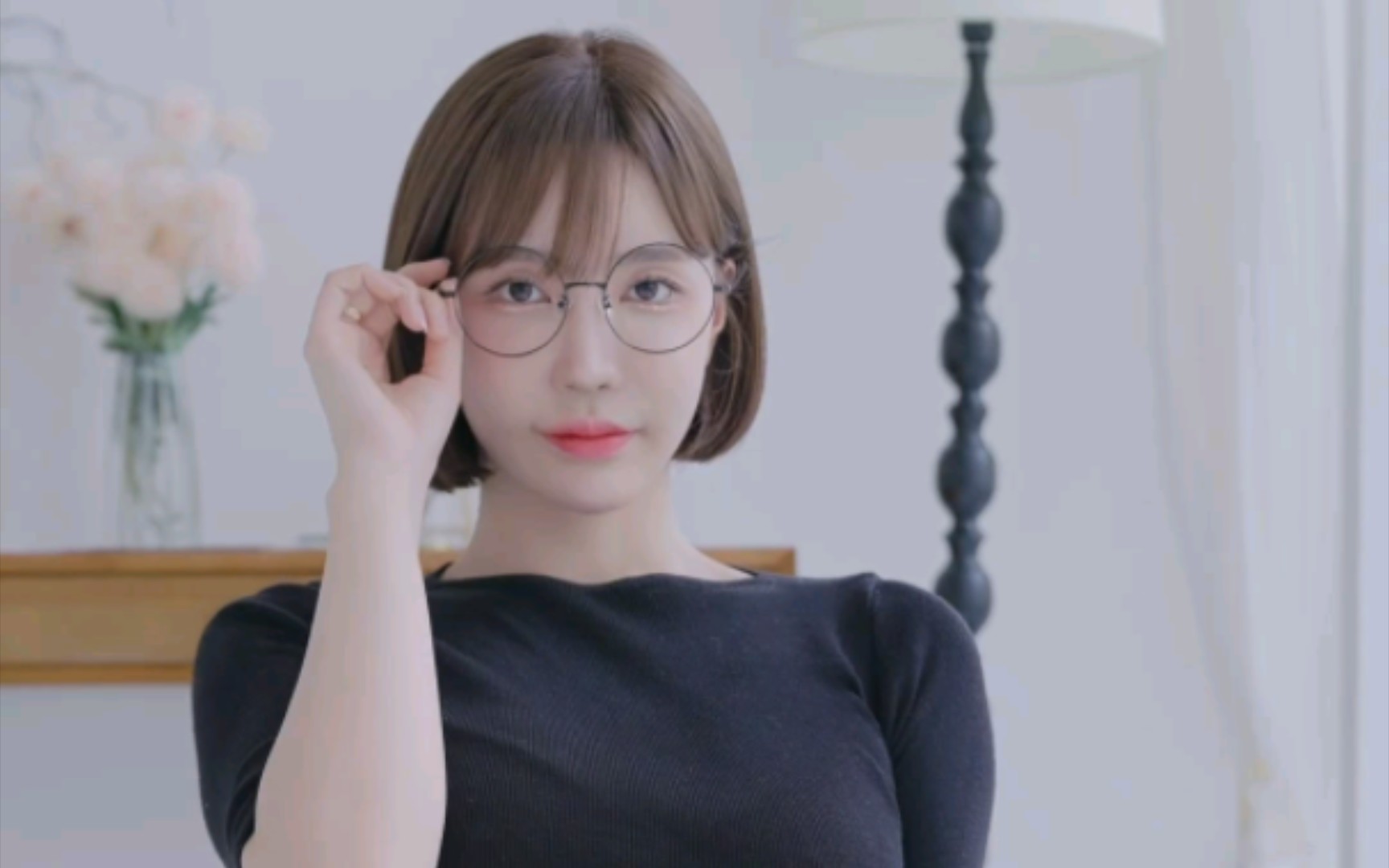 KYUL short hair female teachers suspenders stockings cos wear