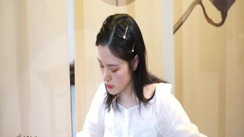 很火的古筝 b4a52cdbb23a701da08464093ca0a2687acc2893.jpg@480w_270h_1c