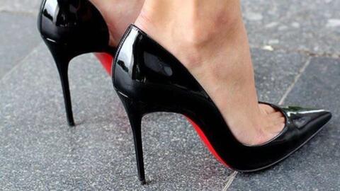 高跟鞋怎么穿不掉跟小技巧 b4cf1643d7076582334d9a8e134186088a0c2203.jpg@480w_270h_1c