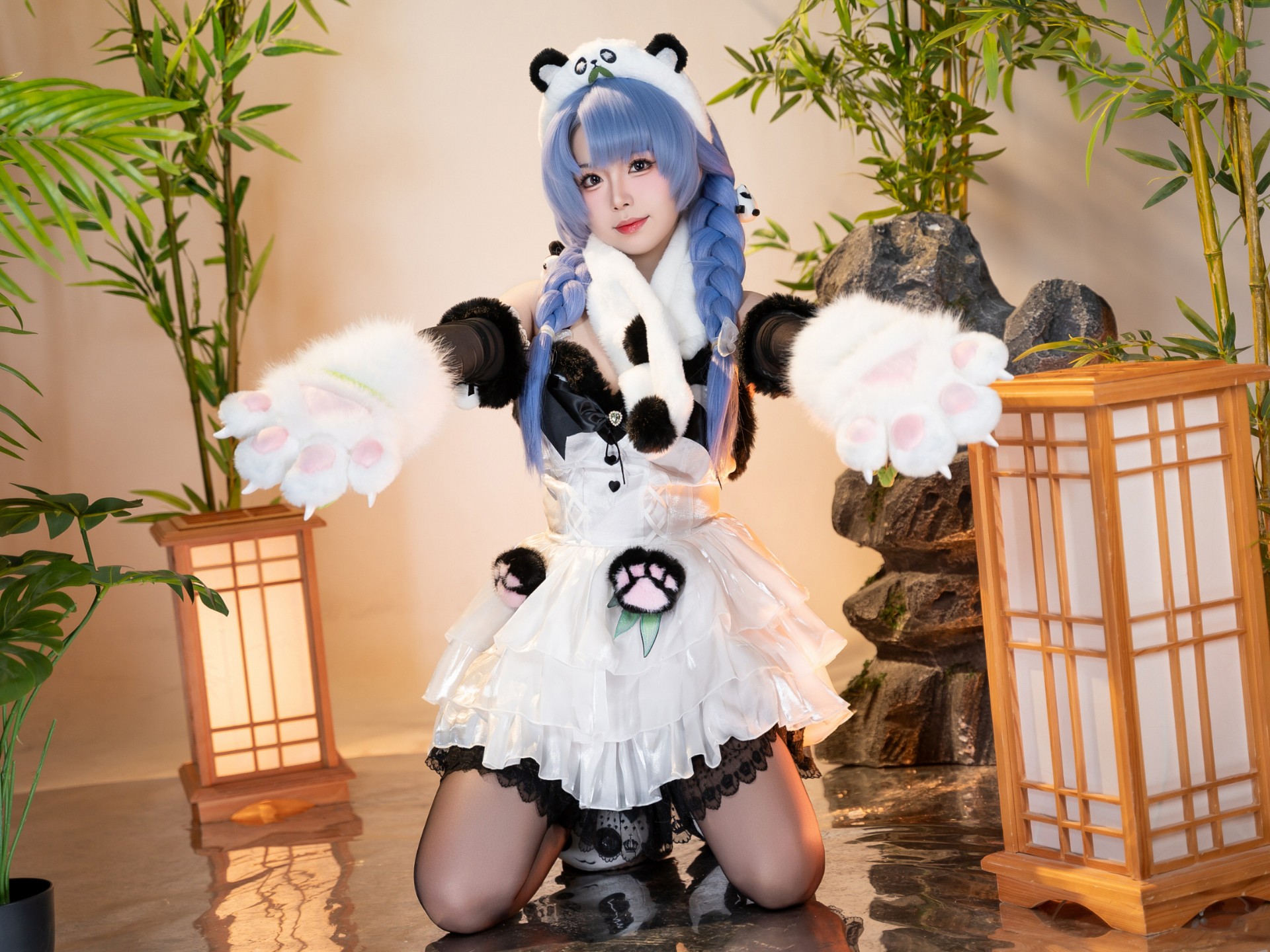 Shibuya / Shen Miao cos / Do pandas meow too?