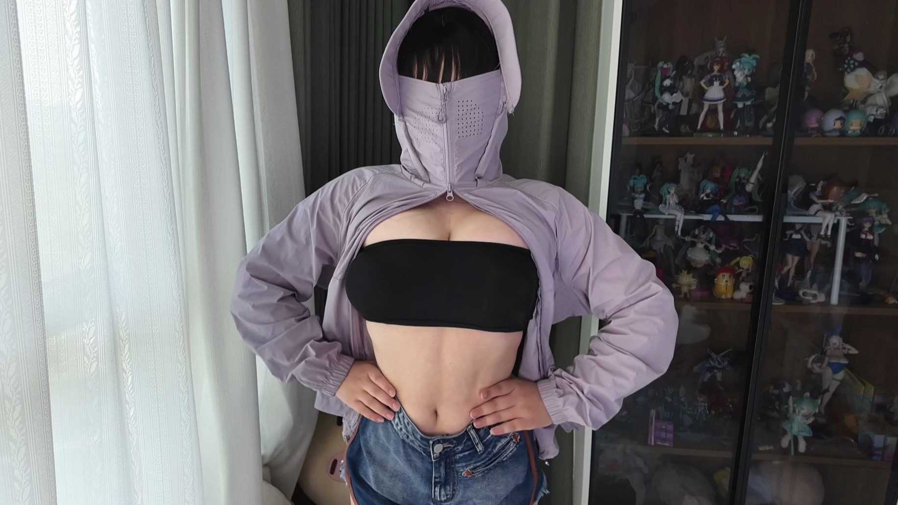 [Wear it] I think it's good for fishing, because the sunscreen is waterproof.